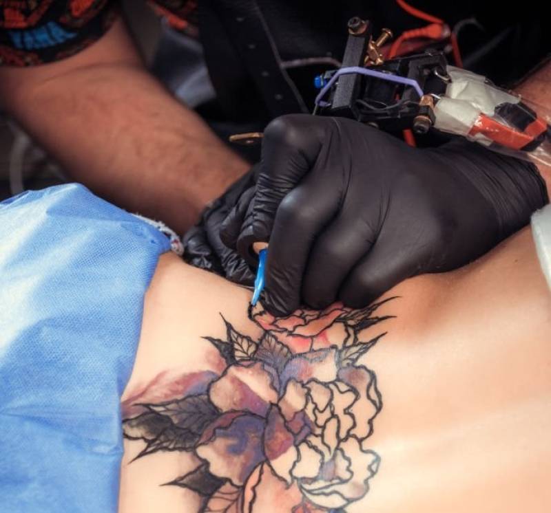 Virage de Couleur dans les Tatouages